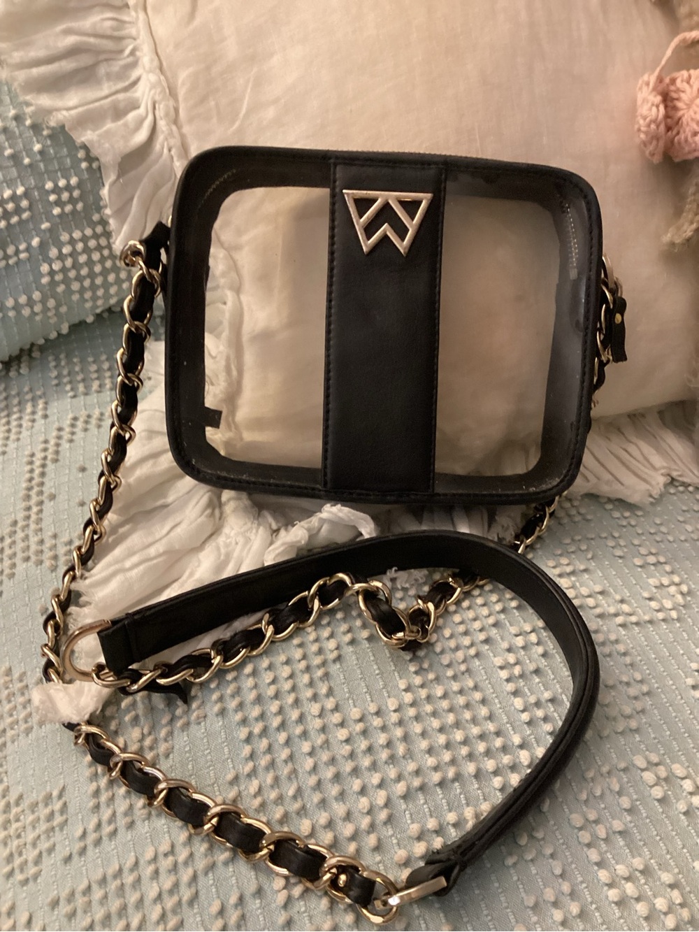 Kelly Wynne Clear Crossbody